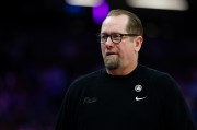 开云棋牌官网-TA：4月初76人球员会见教练组 沟通紧张程度一度危及当天训练安排